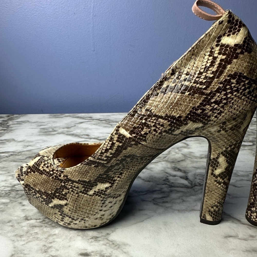 Charlotte Russe Snakeskin Open toe Pumps. Women’s Size 10 - Picture 10 of 10